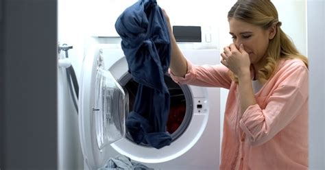Çamaşır Makinesi Elbiseleri Neden Temiz Yıkayamaz?
